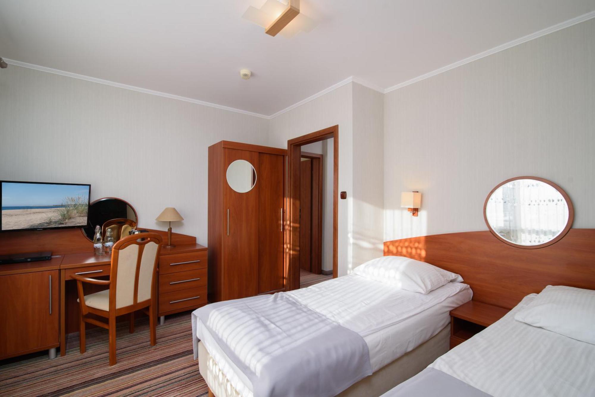 Hotel Spa Activia Jastrzebia Gora Ngoại thất bức ảnh